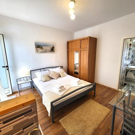 Apartments Vrisnik ييلسا المظهر الخارجي الصورة