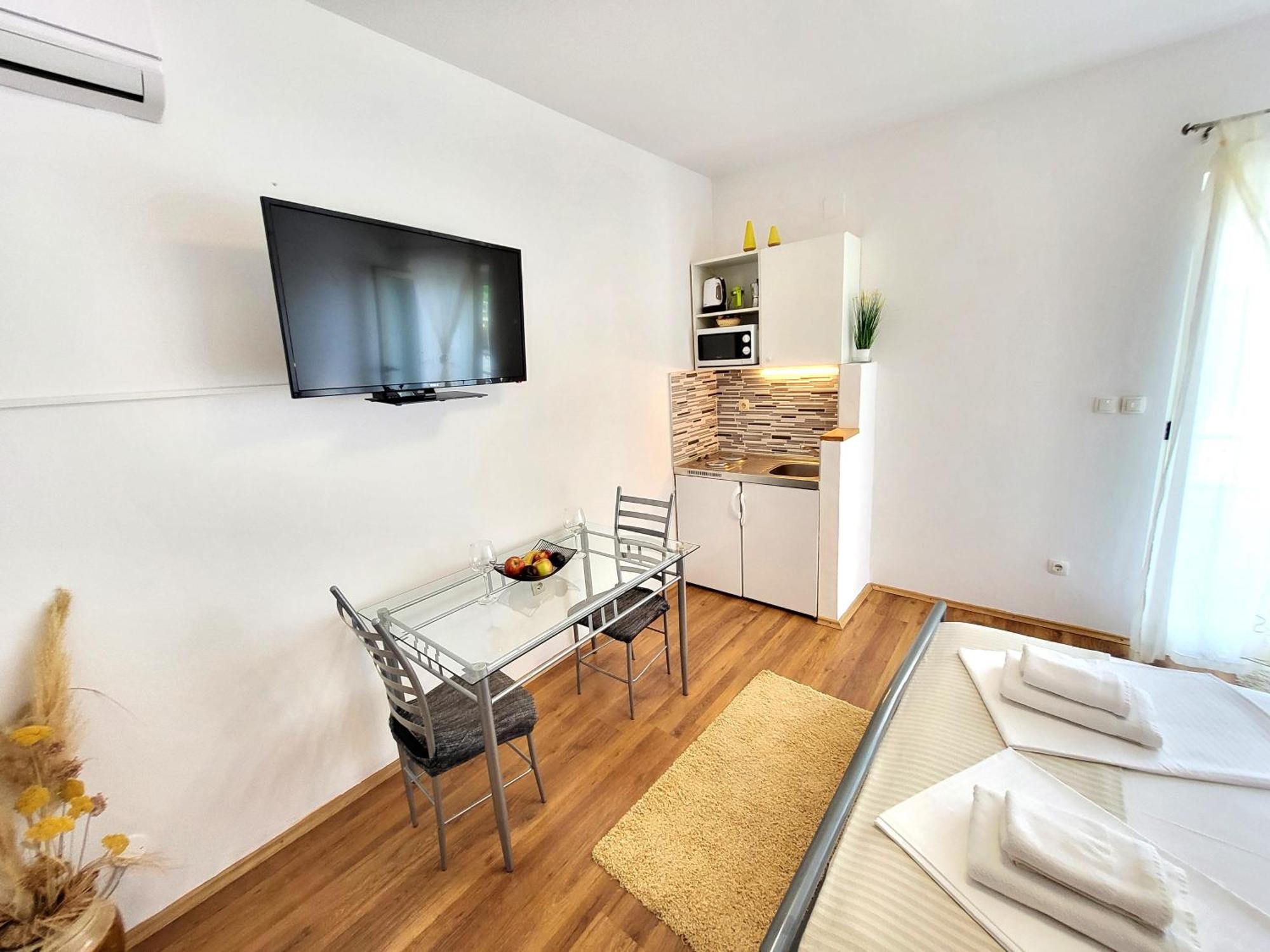 Apartments Vrisnik ييلسا المظهر الخارجي الصورة