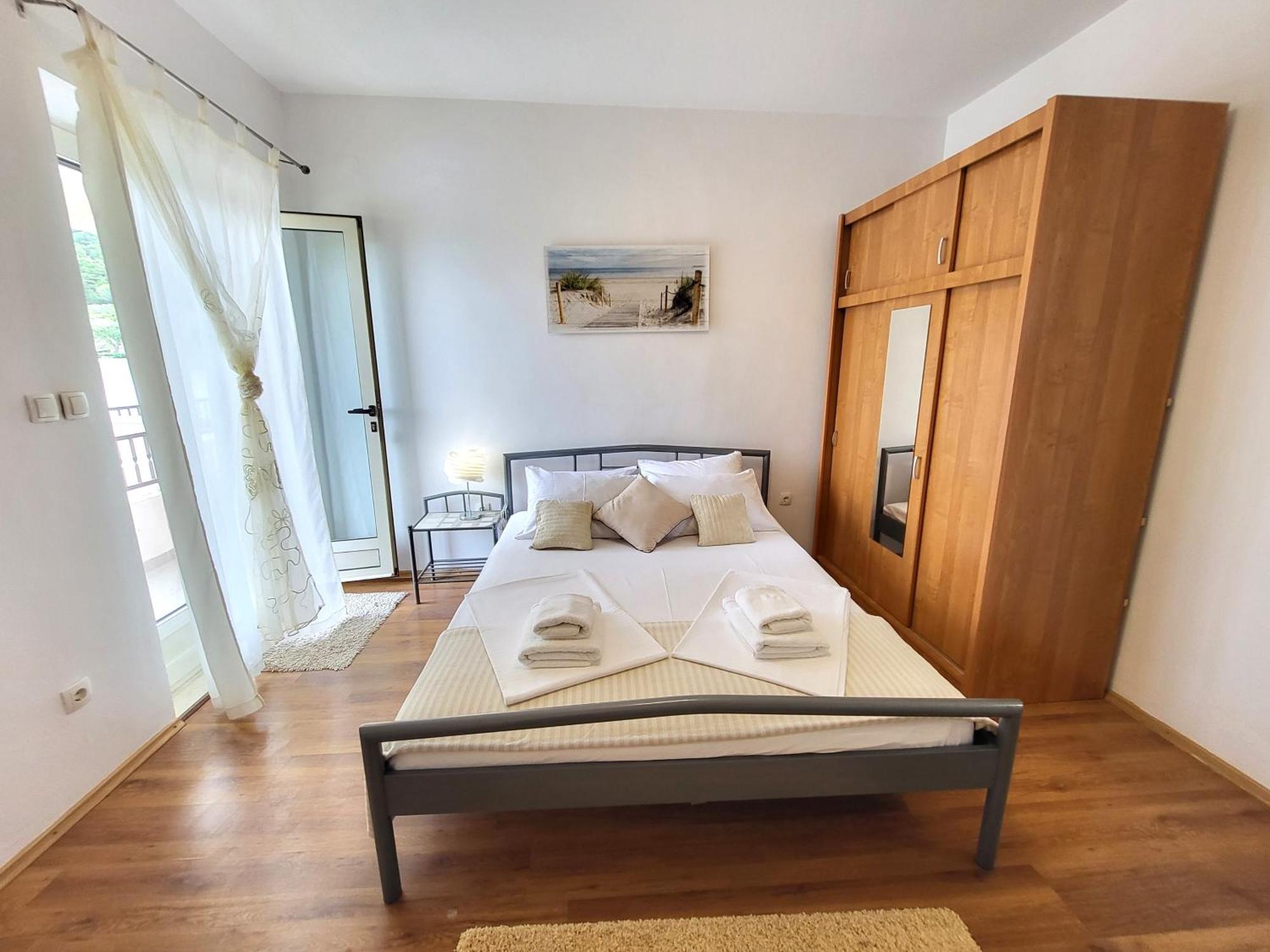 Apartments Vrisnik ييلسا المظهر الخارجي الصورة