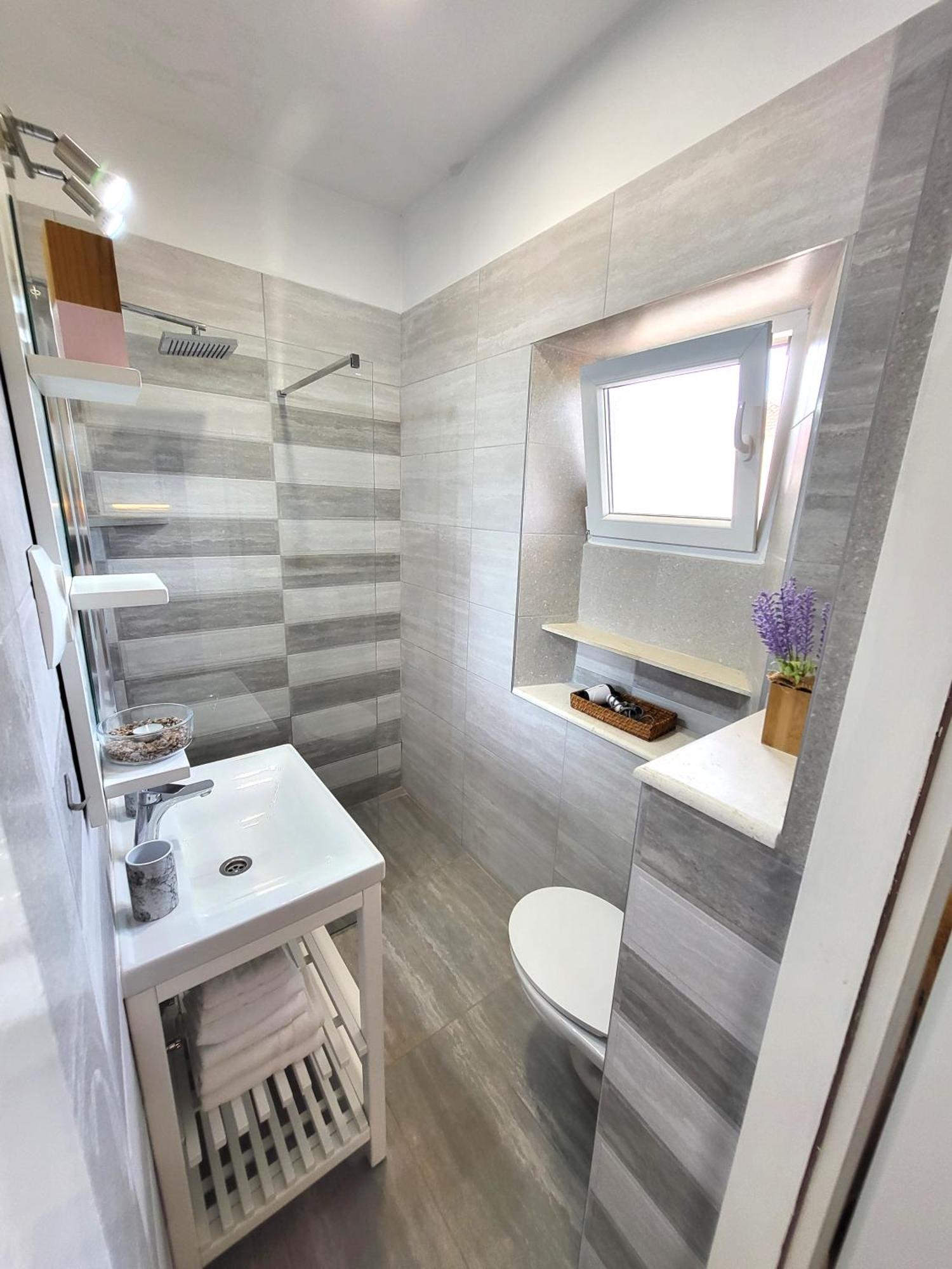 Apartments Vrisnik ييلسا المظهر الخارجي الصورة