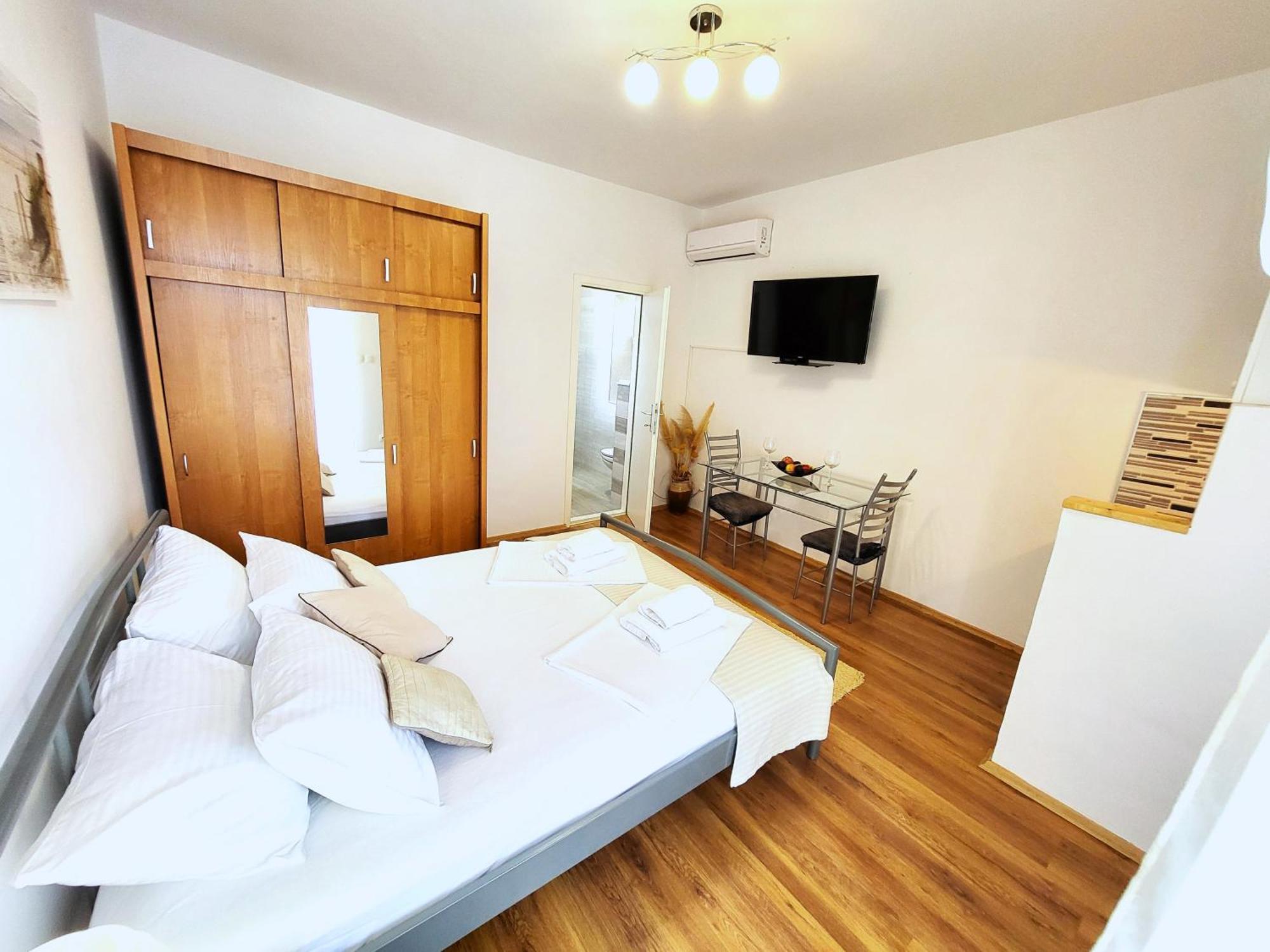 Apartments Vrisnik ييلسا المظهر الخارجي الصورة