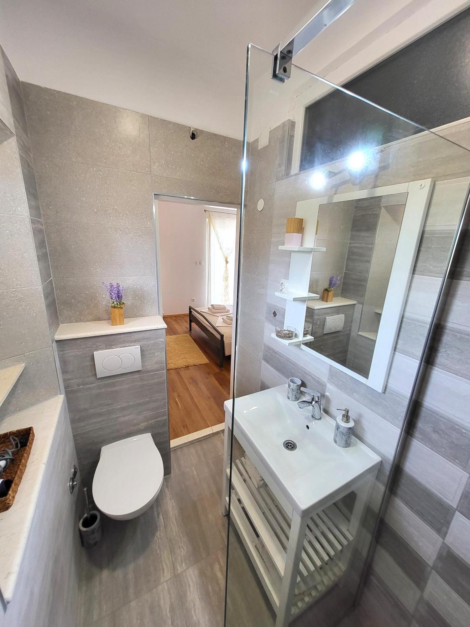 Apartments Vrisnik ييلسا المظهر الخارجي الصورة