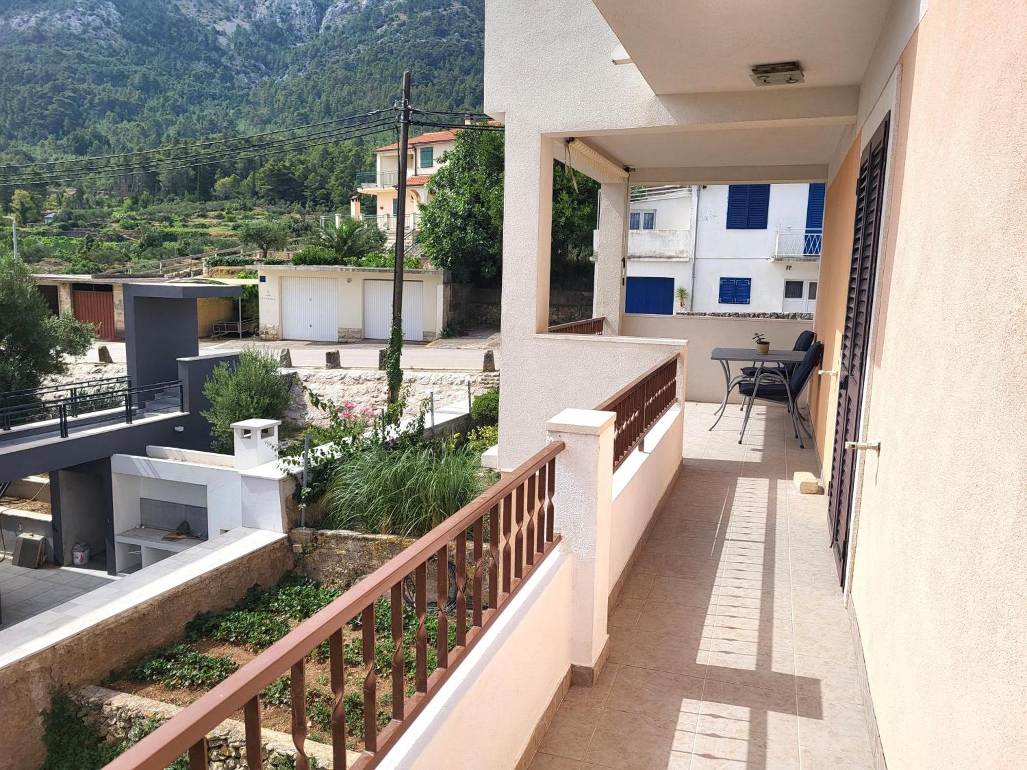 Apartments Vrisnik ييلسا المظهر الخارجي الصورة