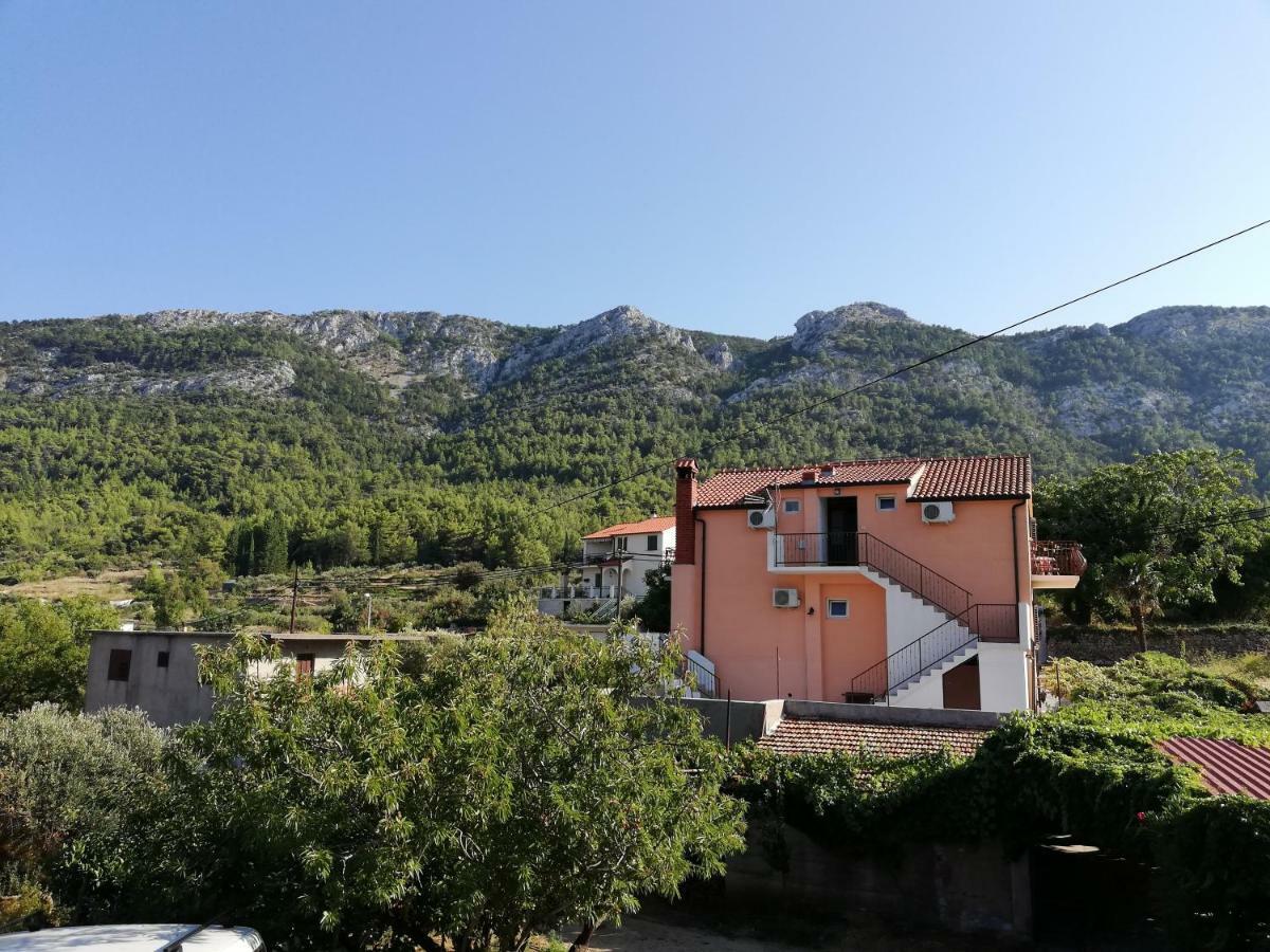 Apartments Vrisnik ييلسا المظهر الخارجي الصورة
