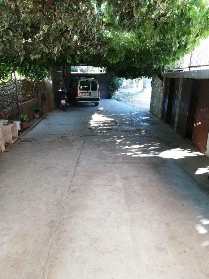 Apartments Vrisnik ييلسا المظهر الخارجي الصورة